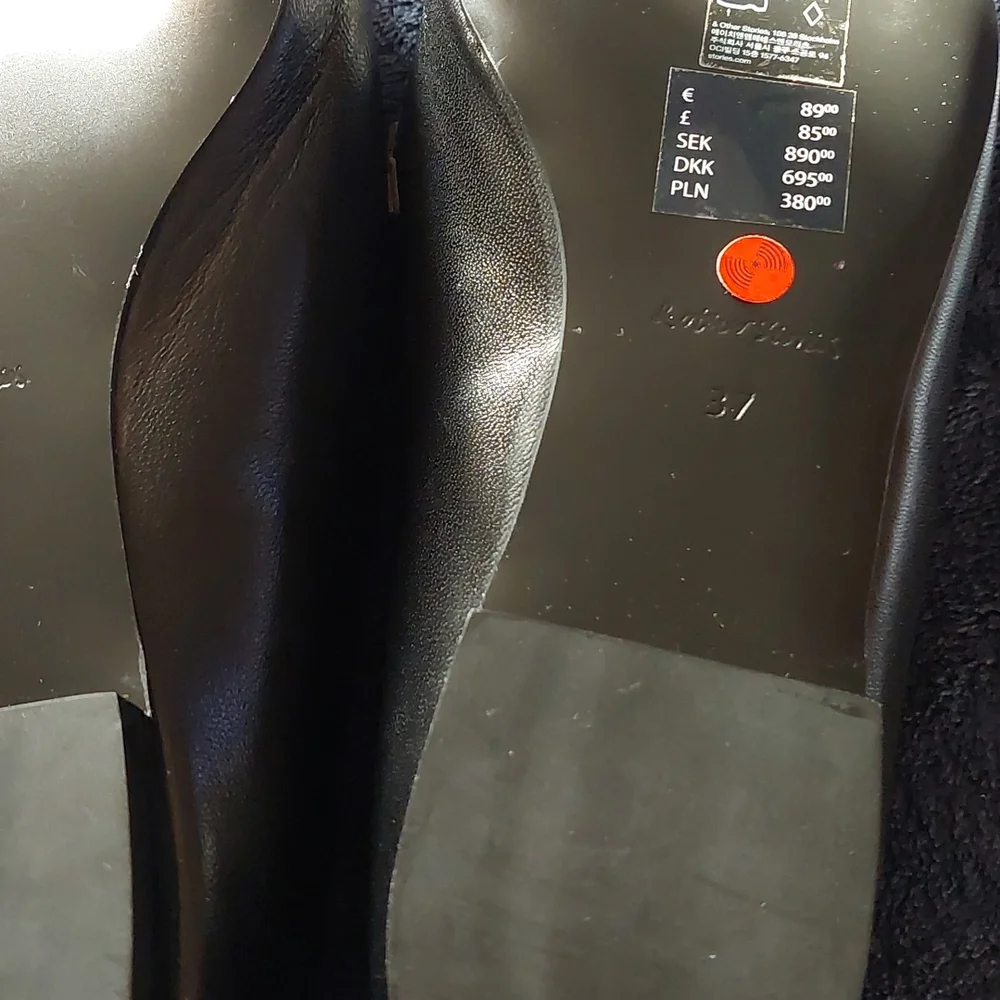 Black Leather Horsebit Loafers with Gold Hardware